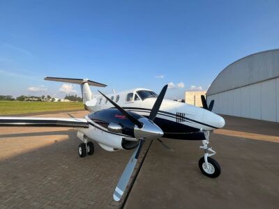Imagem 2 de King Air F90 loading=
